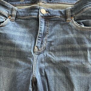 Liverpool Women's Classic Blue Cropped Jeans